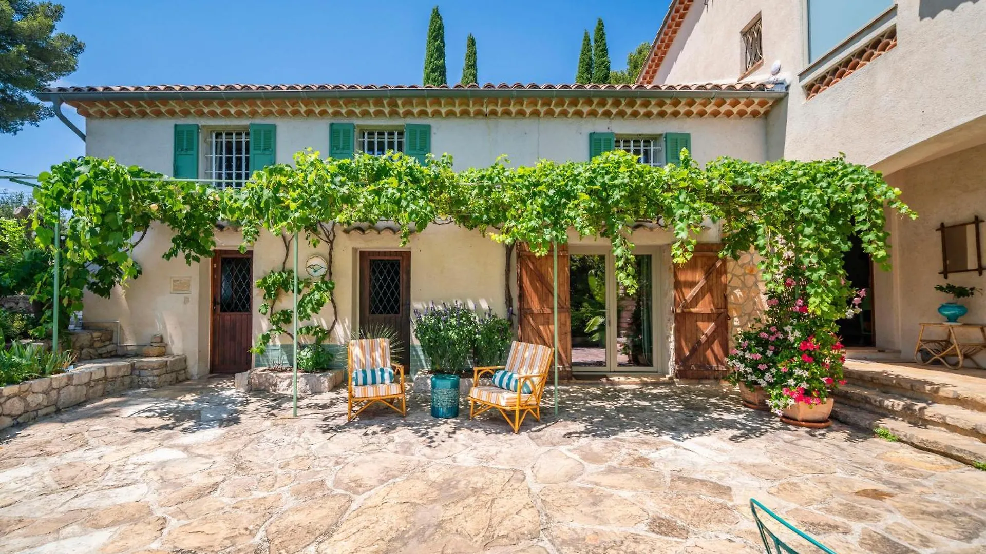 Hotel Domaine Des Encourdoules Vallauris 0*,  Francie